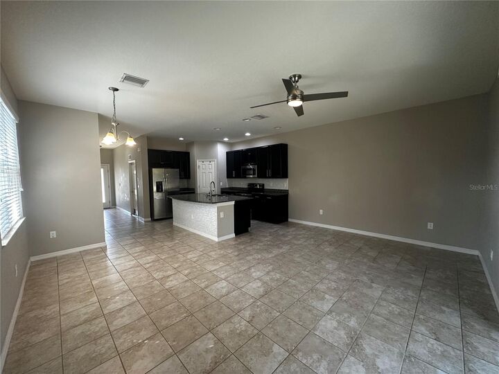 Property Photo:  6911 Woodchase Glen Drive  FL 33578 
