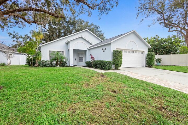 Property Photo:  707 Brightview Drive  FL 32746 