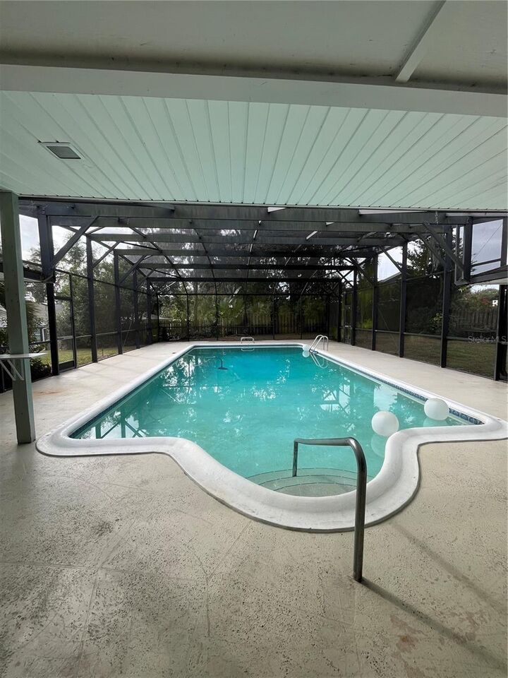 Property Photo:  812 Northside Drive  FL 32757 