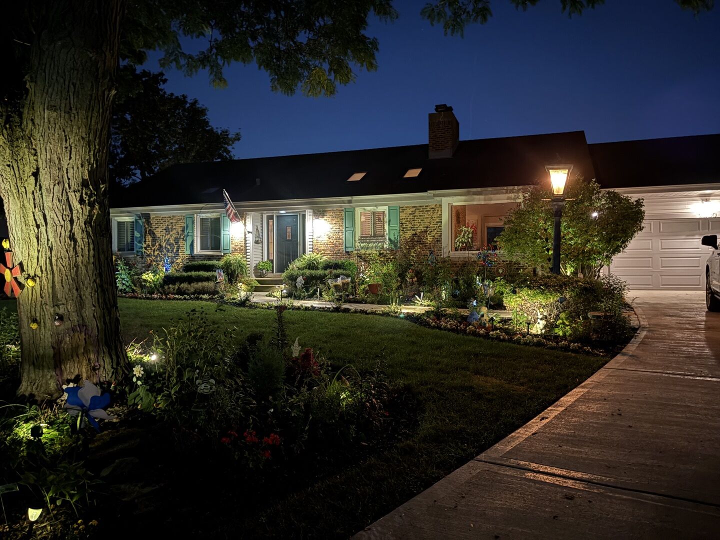 Property Photo: 2830 S Briarwood Drive IL 60005