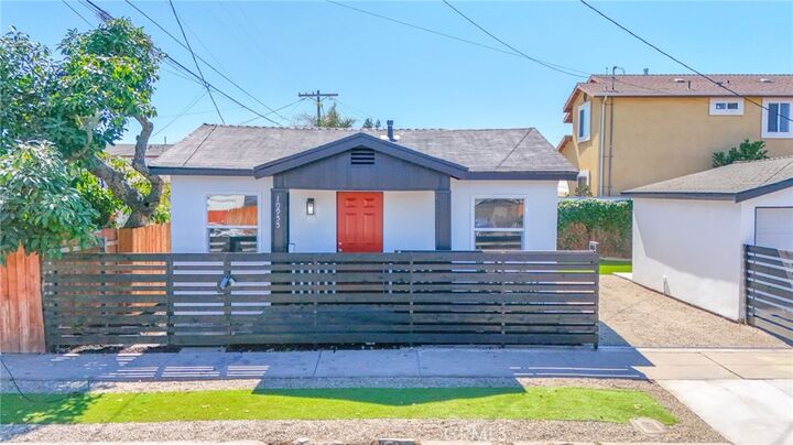 Property Photo:  10955 S Spring Street  CA 90061 