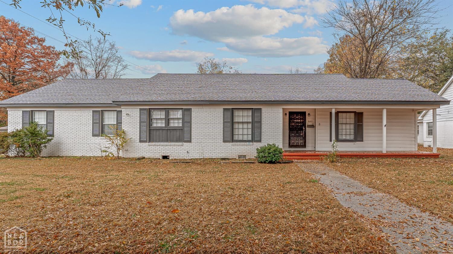 Property Photo:  1601 Willow Street  AR 72315 