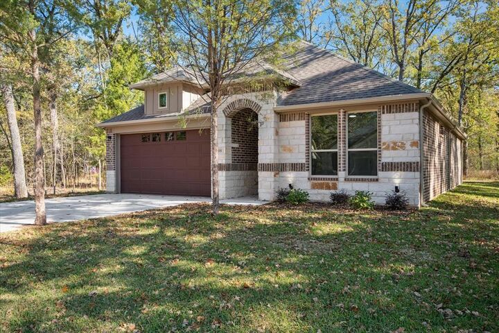 Property Photo: 208 Driftwood Drive TX 75163