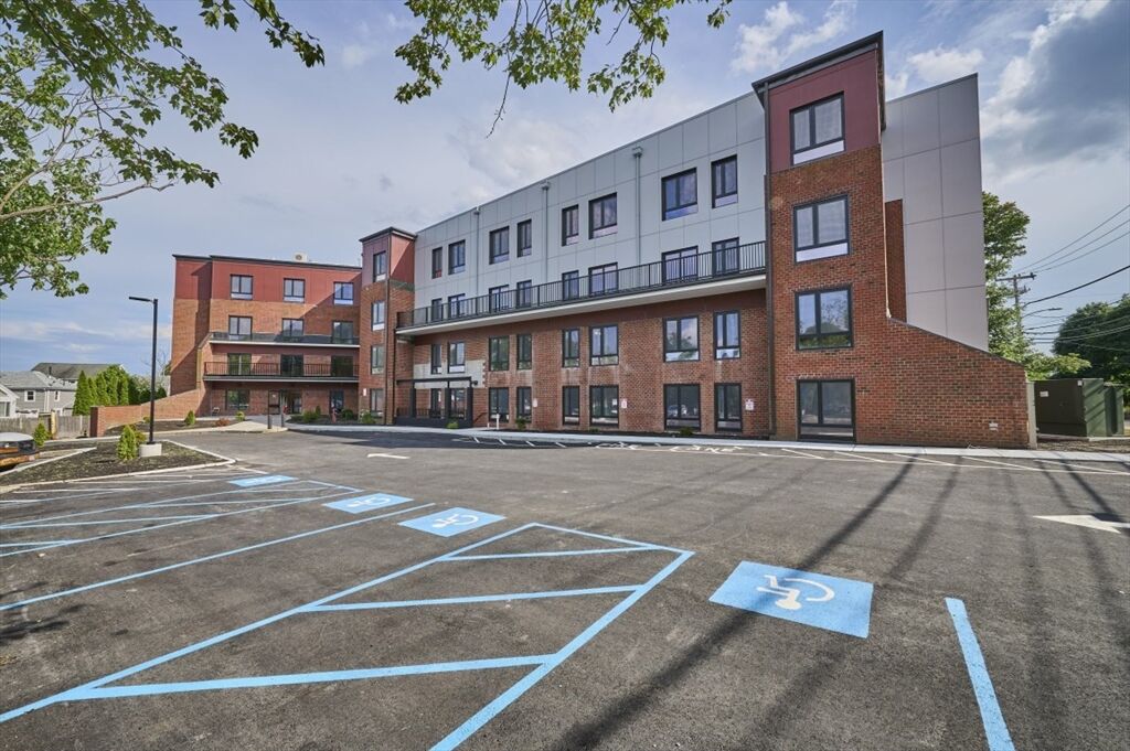 Property Photo:  133 Salem St 102  MA 02151 