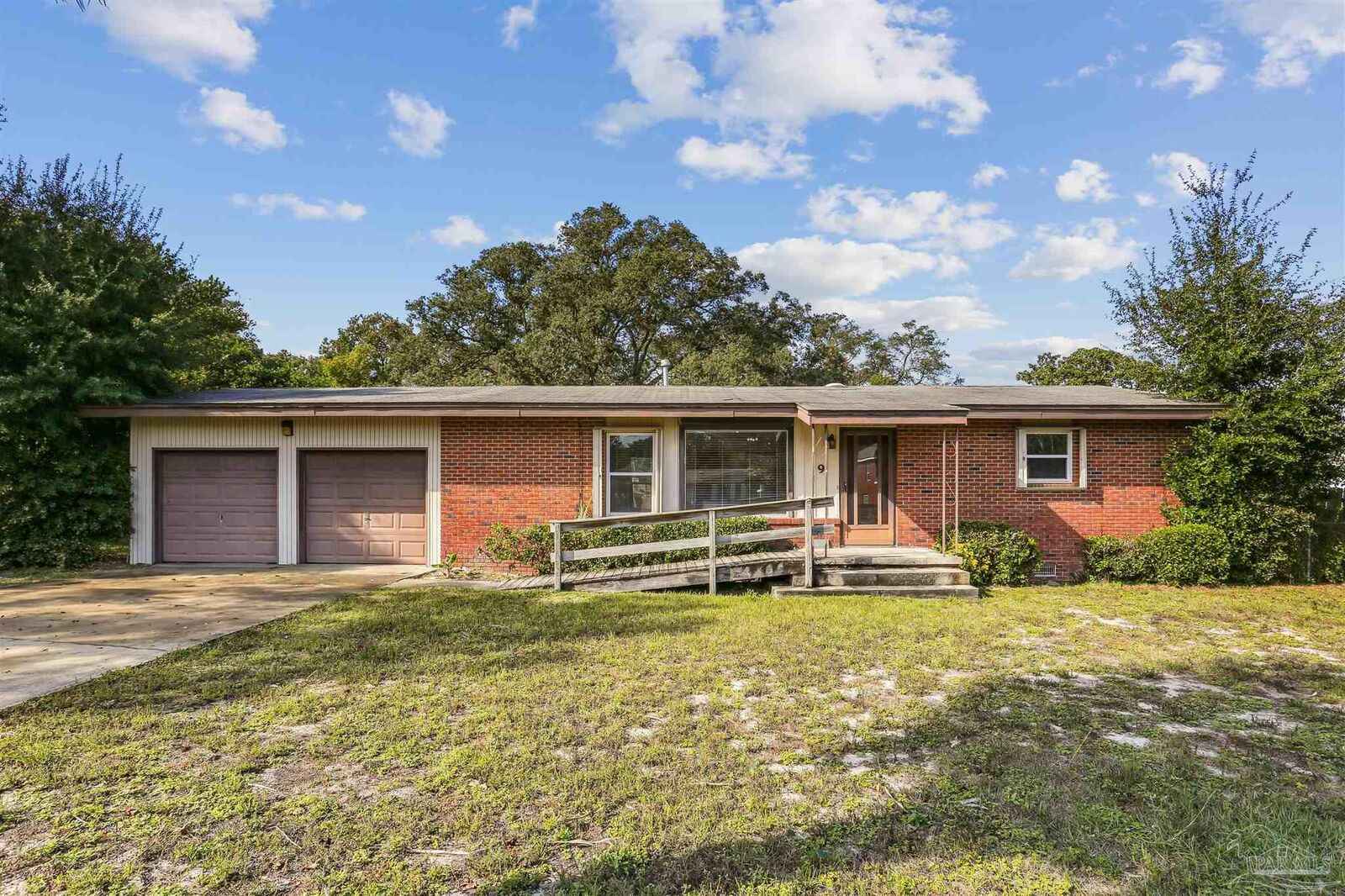 Property Photo: 9 Gilmore Dr FL 32561