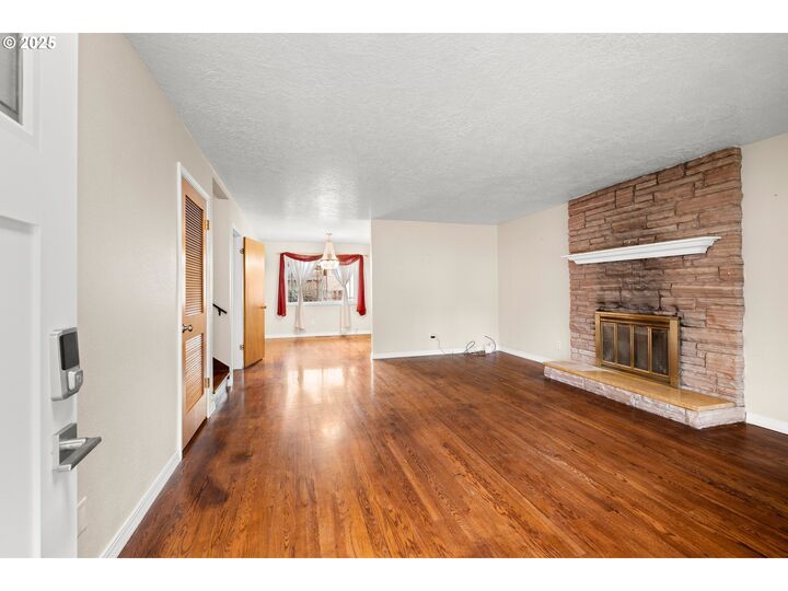 Property Photo:  17705 NE Multnomah Dr  OR 97230 