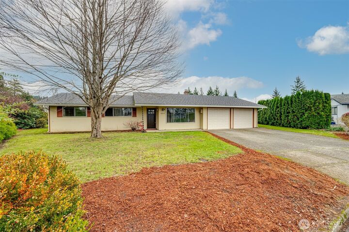 Property Photo:  4319  F Circle  WA 98671 
