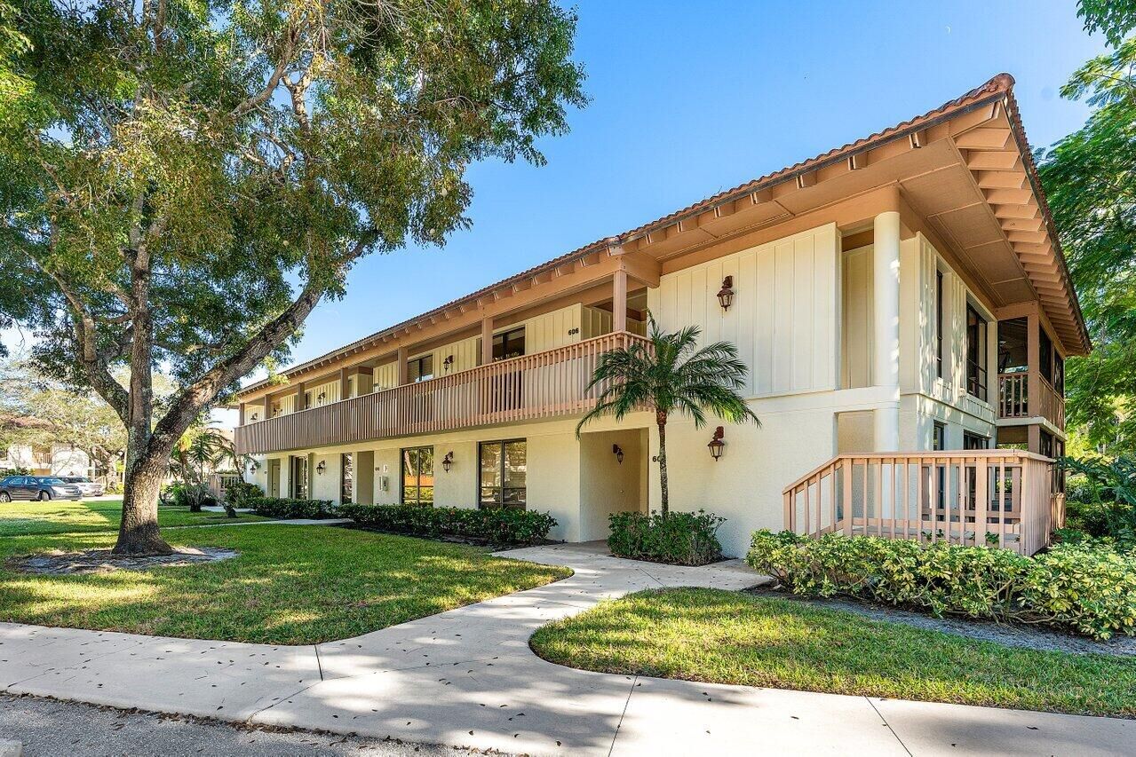 Property Photo:  606 Brackenwood Cove  FL 33418 