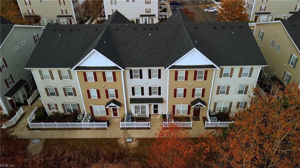 Property Photo:  612 Teton Cir  VA 23435 