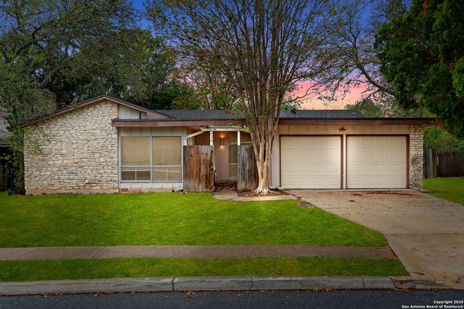 Property Photo: 538 Shin Oak TX 78233