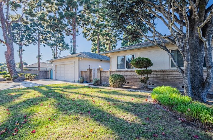 Property Photo: 1007 Driftwood Place CA 93901