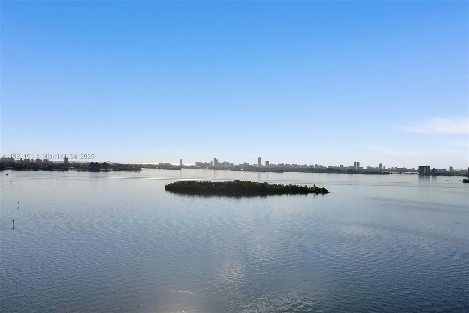 Property Photo:  1800 NE 114th St 2105  FL 33181 