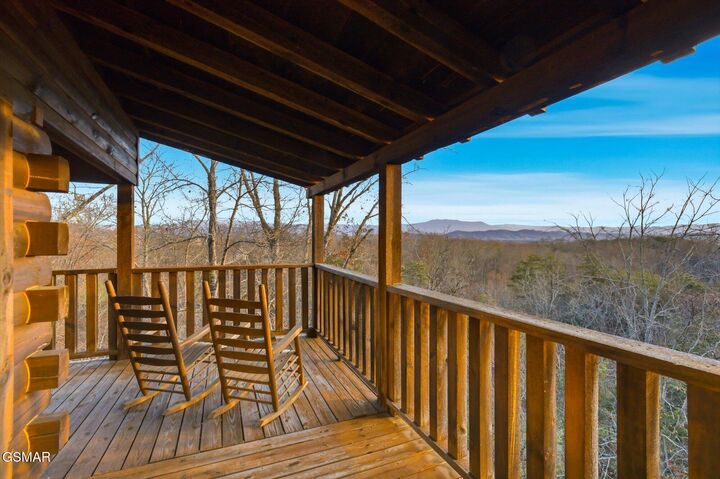 Property Photo:  2022 Oakmont Drive  TN 37876 