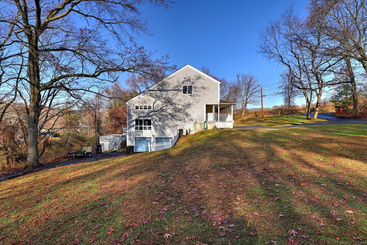 Property Photo:  170 Calamus Meadow Road  CT 06514 