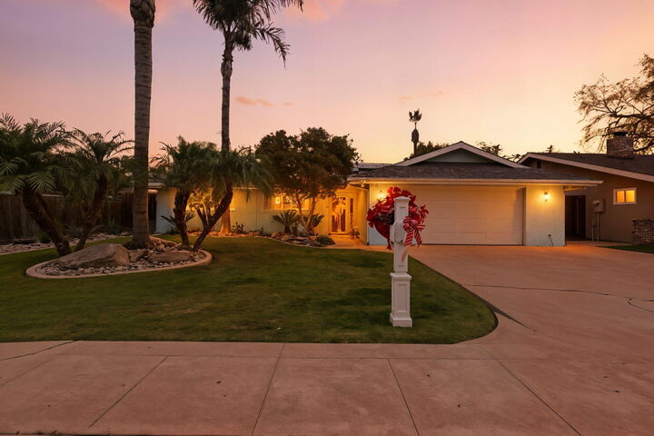 Property Photo: 2544 W Harter Avenue W CA 93277