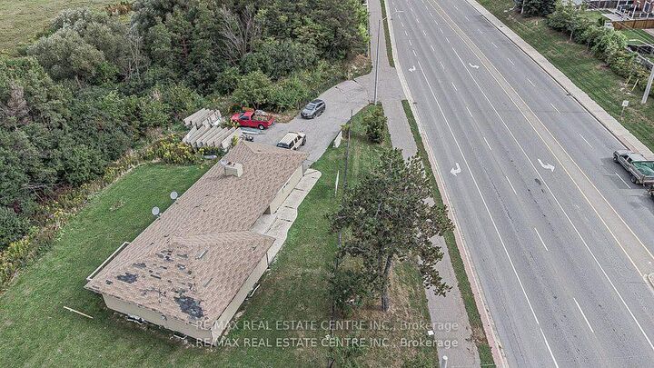 Property Photo: 3024 Countryside Drive ON L6P 0V3