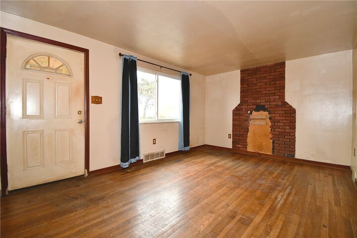 Property Photo:  617 Fairview Ave  PA 15220 