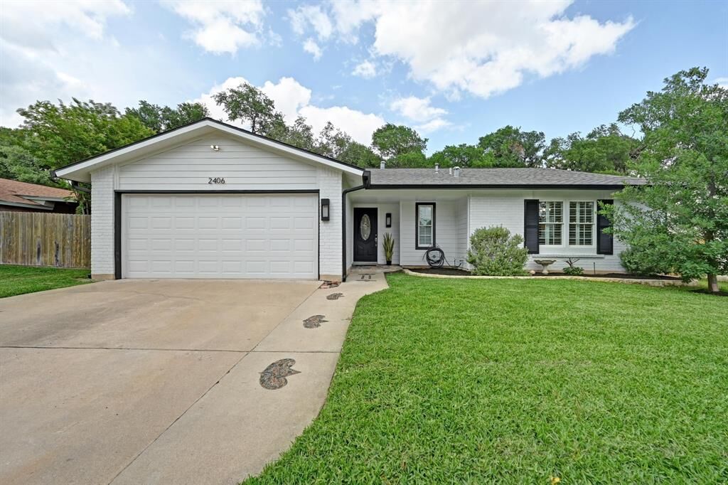 Property Photo:  2406 Burly Oak Drive  TX 78745 