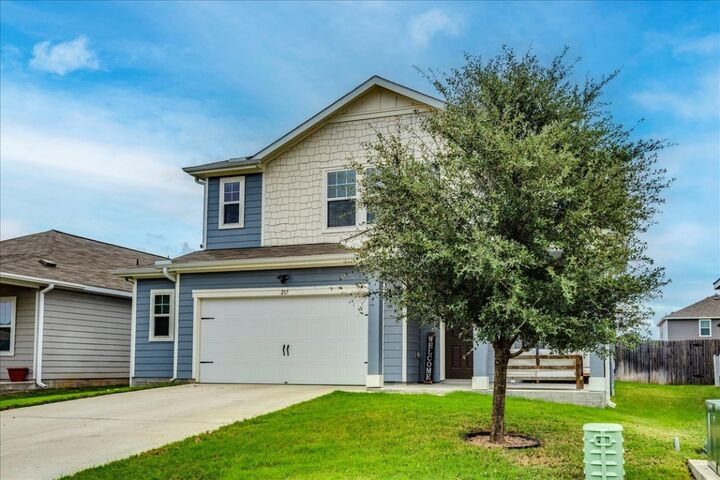 Property Photo:  217 Seneca Loop  TX 78640 