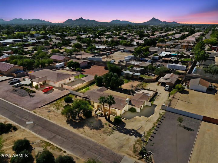 Property Photo: 16436 N 40th Place AZ 85032