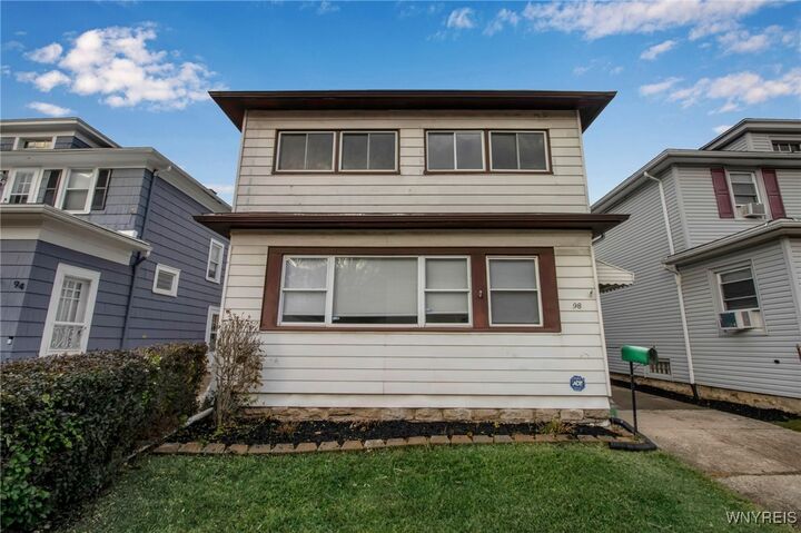 Property Photo: 98 Taunton Place NY 14216