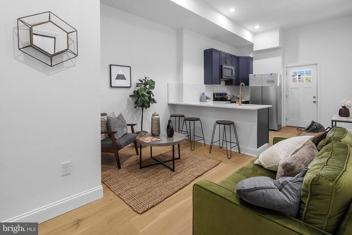 Property Photo:  2106 N McCulloh Street  MD 21217 