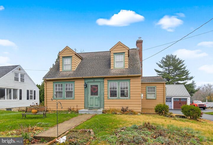 Property Photo:  11 Clayton Avenue  PA 17602 