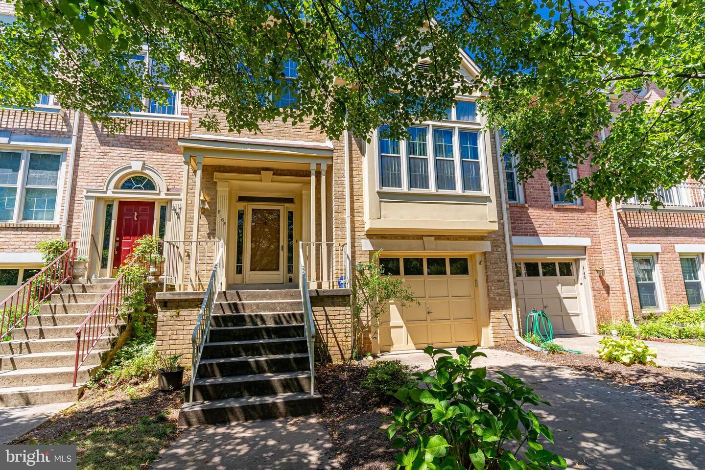 Property Photo: 2162 Kings Garden Way VA 22043