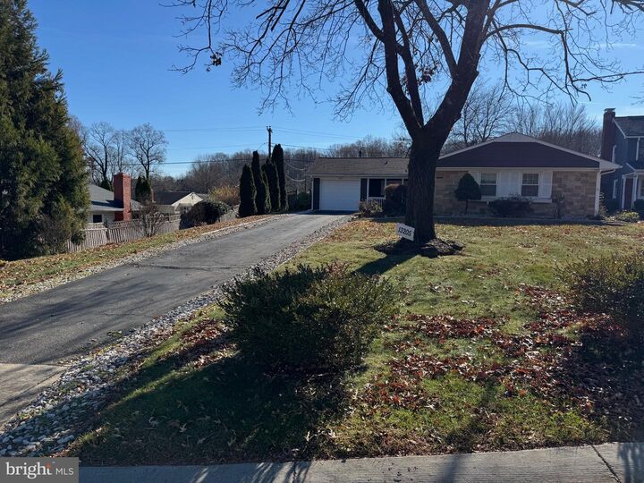 Property Photo:  13205 Iris Court  MD 20715 