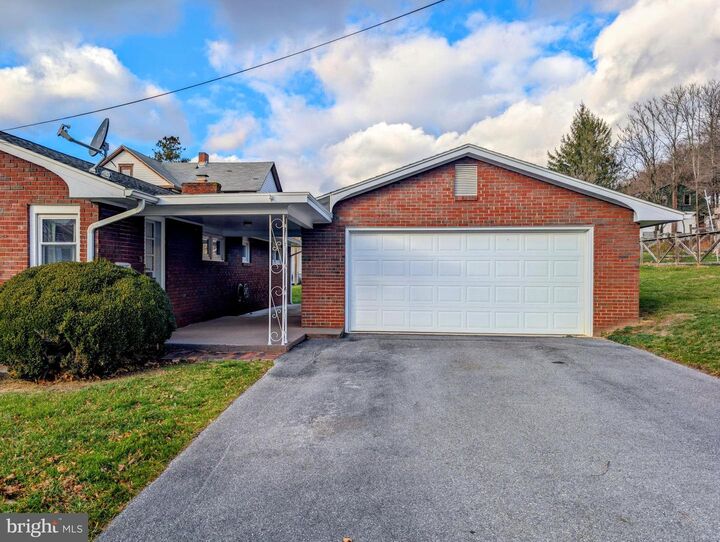 Property Photo:  619 N Spring Street  PA 15537 