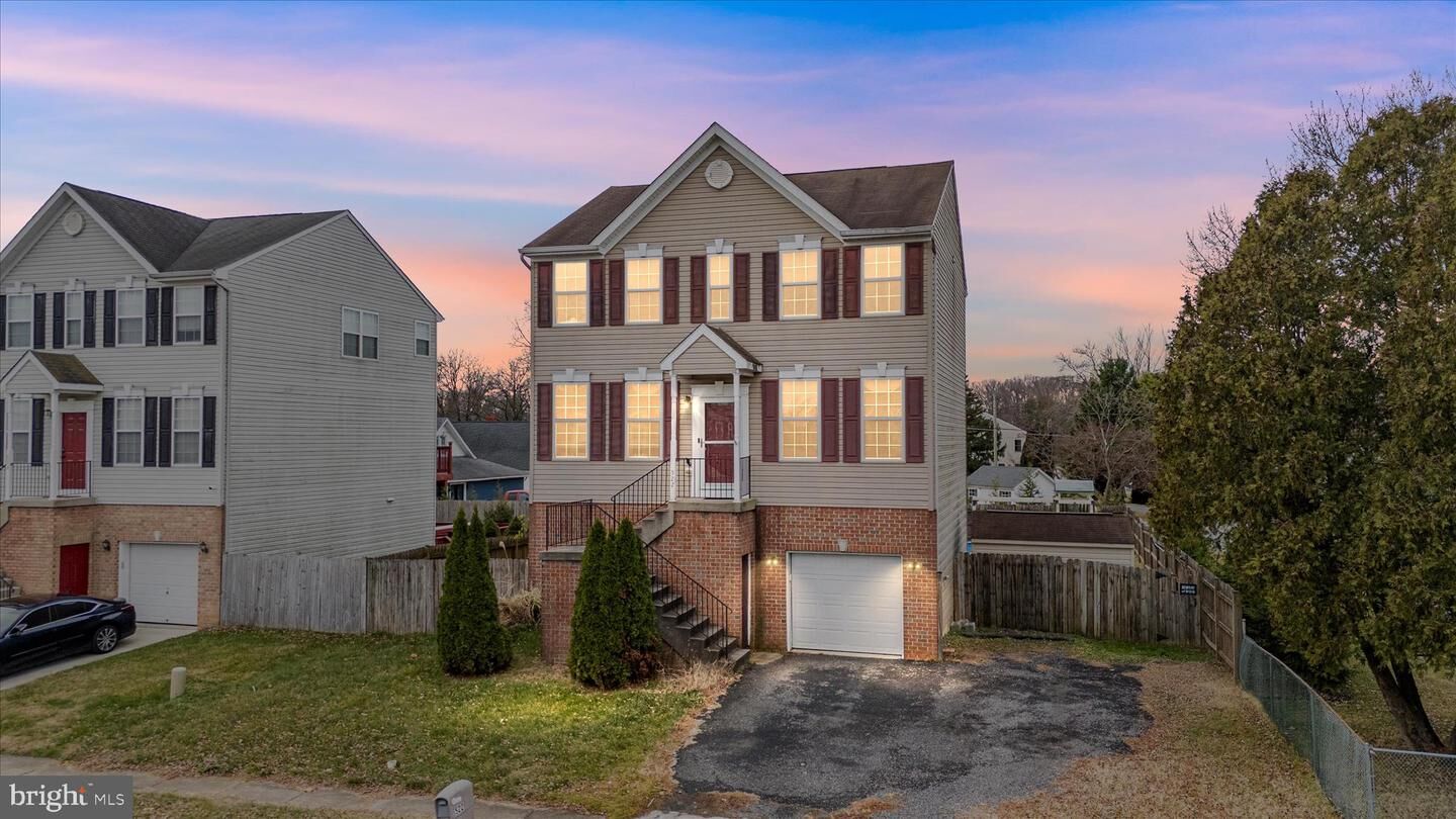 Property Photo:  522 Grovethorn Road  MD 21220 