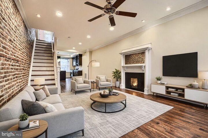 Property Photo:  20 S Ellwood Avenue  MD 21224 