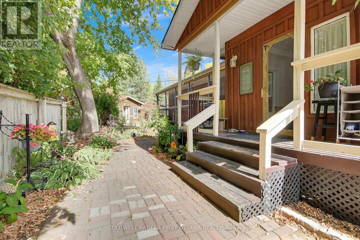 Property Photo:  6 Fetherston Lane  ON K0G 1J0 