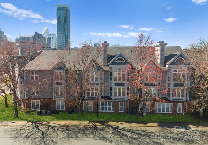 Property Photo:  529 N Graham Street 2G  NC 28202 