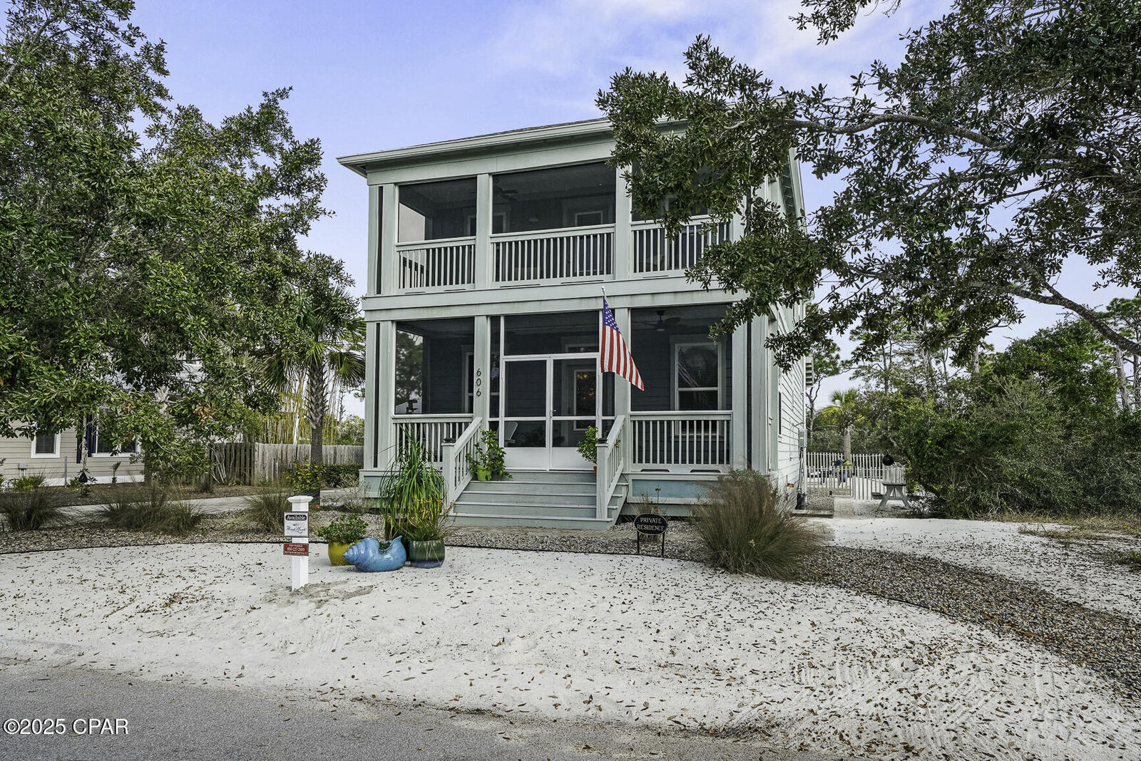 Property Photo: 606 Tide Water Drive FL 32456