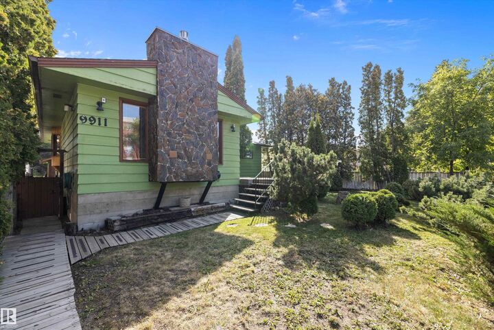 Property Photo:  9911 149 Street NW  AB T5P 1K7 