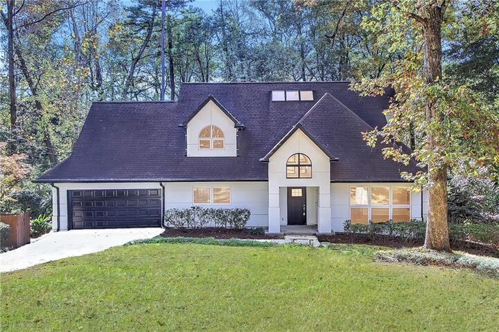 Property Photo: 1092 Norwich Circle NE GA 30324