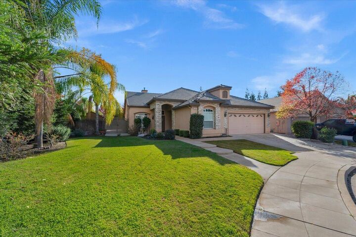 Property Photo:  1257 E Sarazen Avenue  CA 93730 