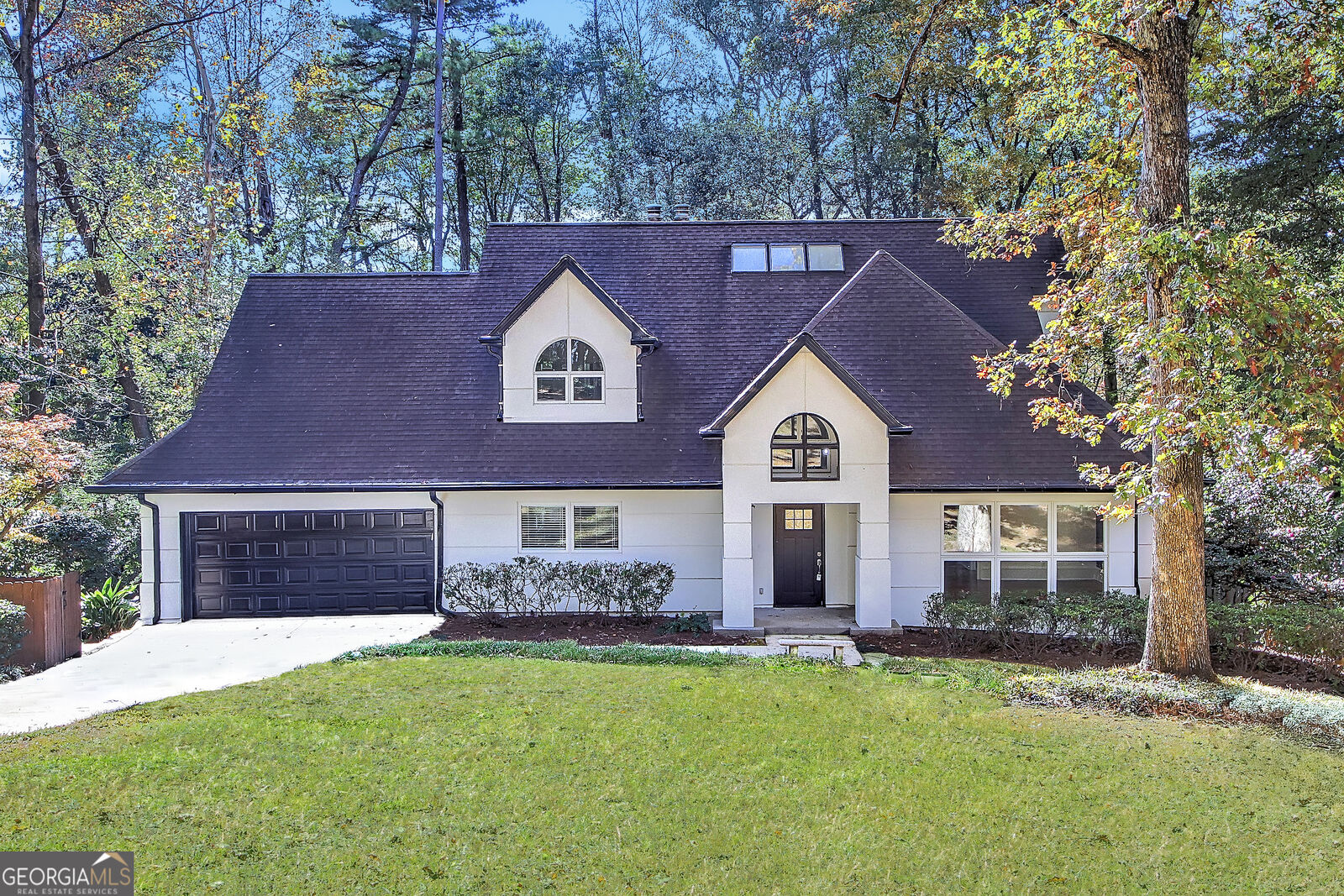 Property Photo: 1092 Norwich Circle NE GA 30324