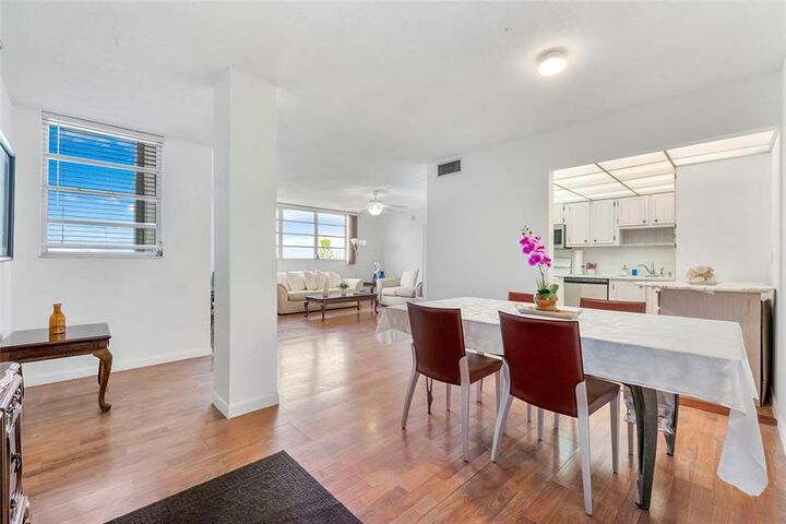 Property Photo: 1811 Jefferson St 708 FL 33020