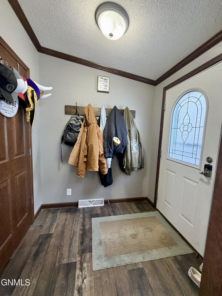 Property Photo:  3731 Greensboro Drive  ND 58503 