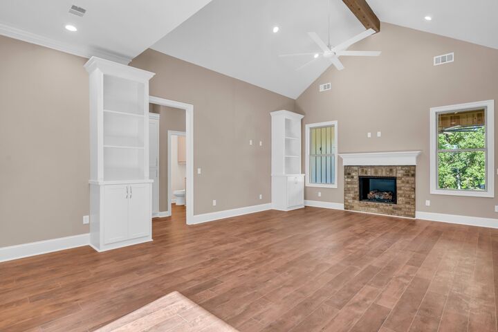 Property Photo: 216 E Briar Lake Dr MS 39759