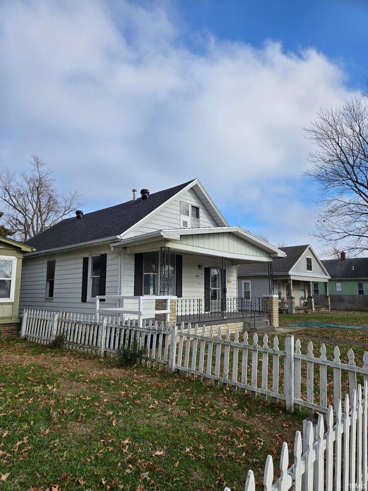 Property Photo:  1820 E Illinois Street  IN 47711 