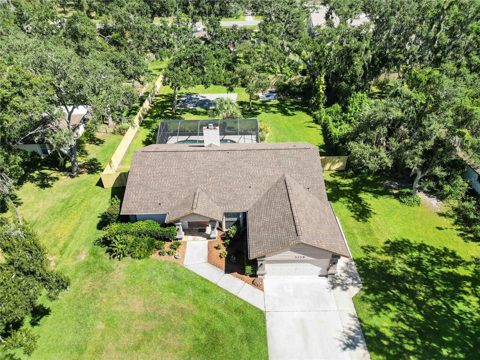 Property Photo: 5206 Woodlawn Circle E FL 34221