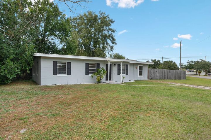 Property Photo: 471 E 3rd Street FL 32766