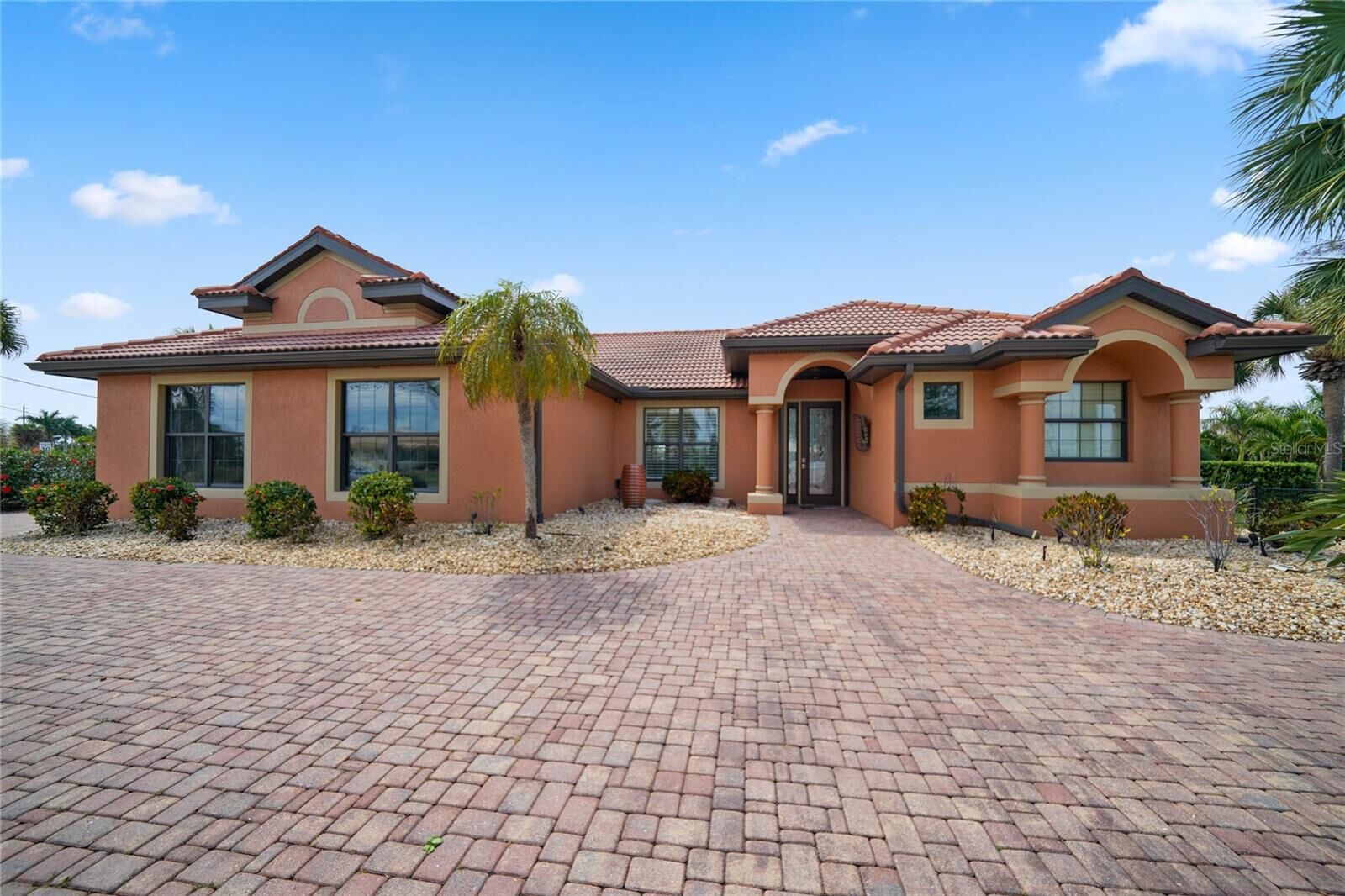 Property Photo:  197 Gulfview Road  FL 33950 