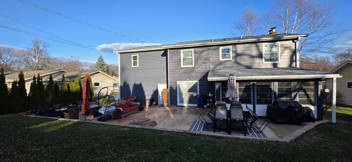 Property Photo:  1424 Hickory Way  WI 53405 