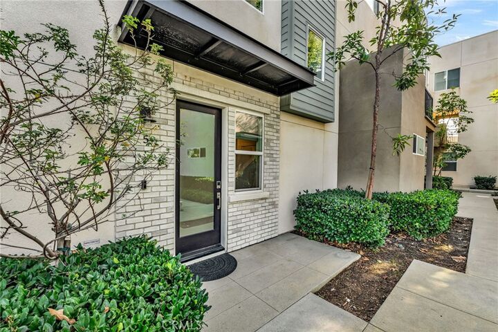 Property Photo: 318 Bridgewater 5 CA 90247