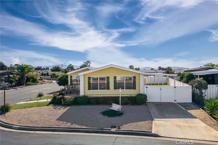 Property Photo:  29045 Calle Del Buho  CA 92563 