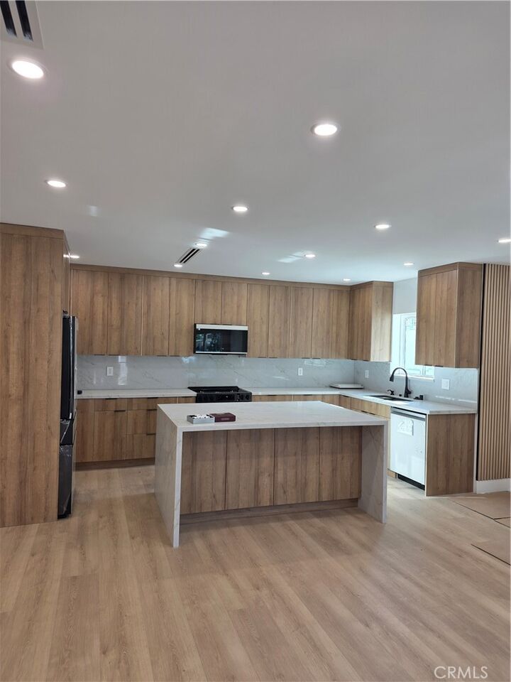 Property Photo:  254 W Santa Anita  CA 91502 